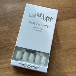 BRAND NEW Red Aspen Nina on Cloud 9